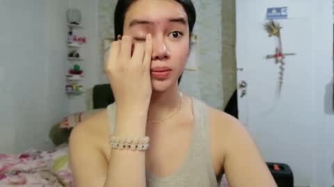 geneviev online show from March 18, 7:03 am