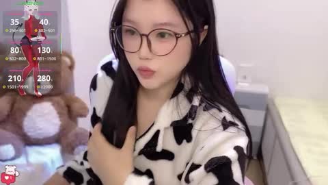 gorgeous girl33 online show from March 1, 1:43 am