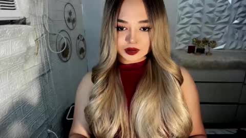 Snapshot of gorgeousamandarose chatting on October 17, 12:14 am Amanda rose online show from October 17, 12:14 am