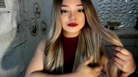 Snapshot of gorgeousamandarose chatting on October 19, 8:46 pm Amanda rose online show from October 19, 8:46 pm
