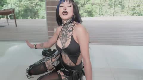 sophie  Special celebration a the beach 300k followers 3011 and 0112   online show from March 25, 7:42 pm