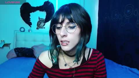 Snapshot of goth_minerva chatting on September 9, 1:44 pm goth_minerva online show from September 9, 1:44 pm