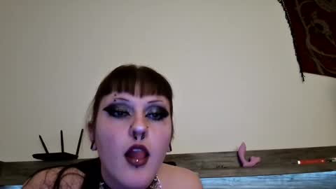 gothcouplee online show from October 3, 6:21 am