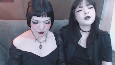 Snapshot of gothel_4 chatting on September 25, 7:43 pm gothel_4 online show from September 25, 7:43 pm