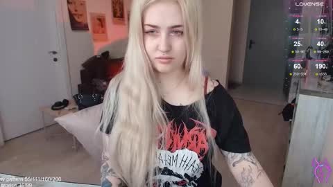 traumfrau Kira angel face devil eyes I SELL A LOT VIDEO IN GALLERY online show from March 25, 12:01 pm