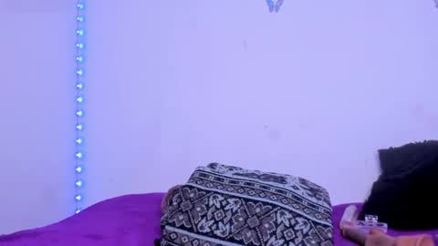 Laia  online show from November 26, 9:55 pm