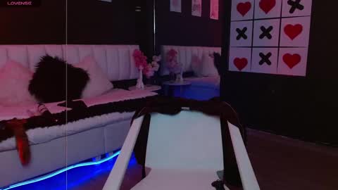 Meredith Alessandra online show from March 6, 4:41 am