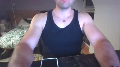 goura2000 online show from March 27, 8:21 pm