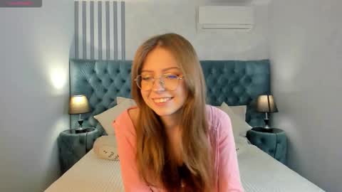 Snapshot of grace_blush chatting on October 5, 7:06 am Grace online show from October 5, 7:06 am