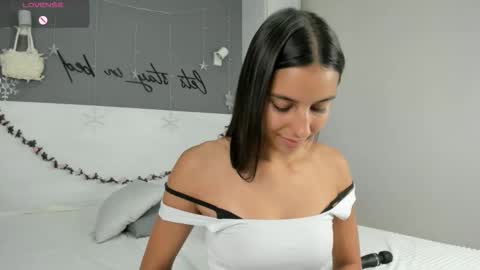 Snapshot of grace_louis chatting on October 15, 11:22 am grace_louis online show from October 15, 11:22 am