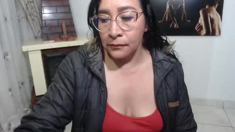 Snapshot of grace_mature_milf chatting on October 16, 10:37 am grace_mature_milf online show from October 16, 10:37 am
