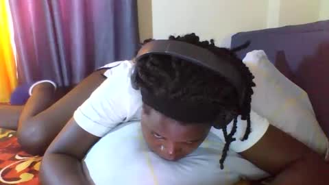 Snapshot of grannylover_ chatting on October 5, 10:34 am grannylover_ online show from October 5, 10:34 am
