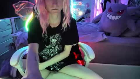 GreenEyedLovexo online show from April 6, 4:57 am