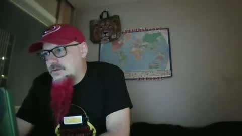 Snapshot of gregrev chatting on February 5, 1:15 am gregrev online show from February 5, 1:15 am