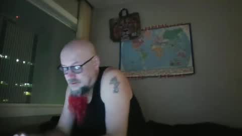 Snapshot of gregrev chatting on January 1, 1:37 am gregrev online show from January 1, 1:37 am