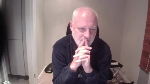 Snapshot of greyfox_6000 chatting on December 6, 2:40 am greyfox_6000 online show from December 6, 2:40 am