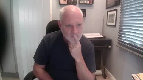 Snapshot of greyfox_6000 chatting on March 10, 11:45 am greyfox_6000 online show from March 10, 11:45 am