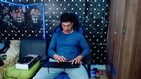 griego01 online show from September 17, 2:37 am