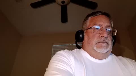 Snapshot of gripthisniceandhard001 chatting on October 27, 5:51 am gripthisniceandhard001 online show from October 27, 5:51 am