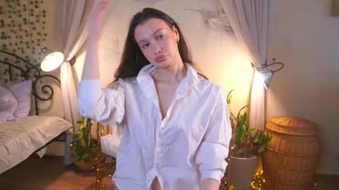 Gwen online show from February 24, 4:37 am