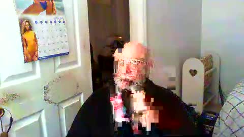 Snapshot of gtnolder60 chatting on January 26, 12:54 pm Gary online show from January 26, 12:54 pm