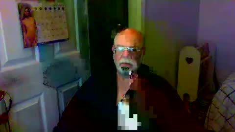 Snapshot of gtnolder60 chatting on January 5, 12:31 pm Gary online show from January 5, 12:31 pm