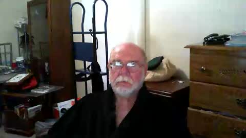 Snapshot of gtnolder60 chatting on October 15, 11:44 am Gary online show from October 15, 11:44 am