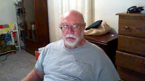 Snapshot of gtnolder60 chatting on October 4, 10:46 am Gary online show from October 4, 10:46 am