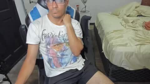 guachin_new online show from December 25, 9:33 pm