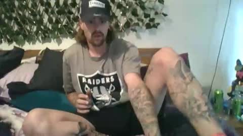 Snapshot of gusmuss chatting on October 28, 2:34 am Jamie online show from October 28, 2:34 am