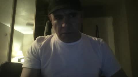 guy8inches4u online show from September 27, 11:52 am