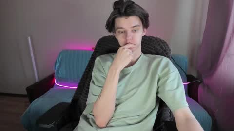 guy_liam1 online show from February 24, 7:55 am