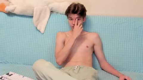 guy_liam1 online show from October 31, 2:17 pm