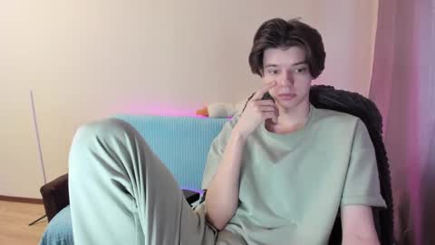 guy_liam1 online show from February 23, 6:17 am