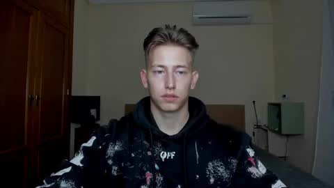 Oliver online show from March 3, 9:48 pm