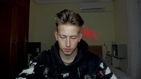 Oliver online show from February 18, 9:53 pm