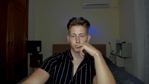 Oliver online show from February 16, 7:49 pm