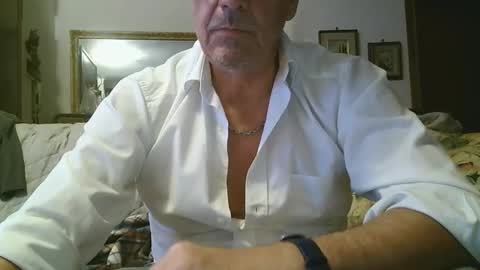 Snapshot of gyrdy chatting on December 18, 4:17 pm gyrdy online show from December 18, 4:17 pm