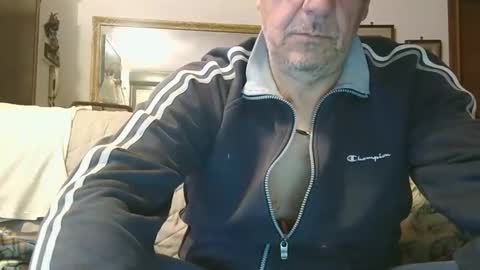 Snapshot of gyrdy chatting on February 9, 5:22 pm gyrdy online show from February 9, 5:22 pm