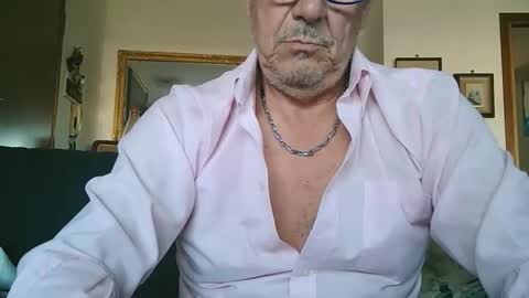 Snapshot of gyrdy chatting on October 11, 2:11 pm gyrdy online show from October 11, 2:11 pm