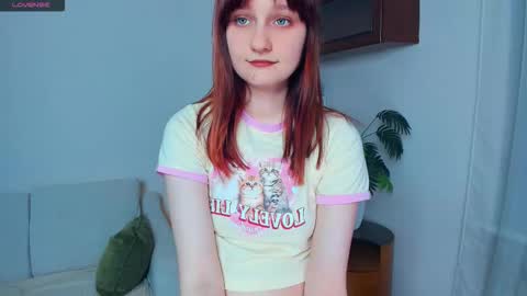 Kelly  Lilly online show from November 21, 6:39 pm