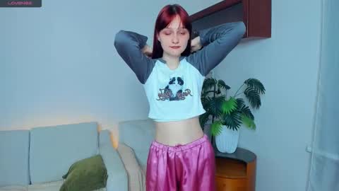 Kelly  Lilly online show from November 23, 7:34 pm