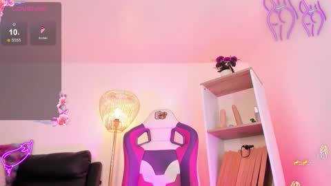 Hadid online show from September 30, 11:15 pm