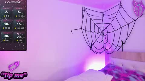 Hadid online show from October 29, 9:59 pm