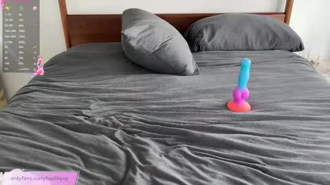 Hadley online show from October 21, 6:44 pm