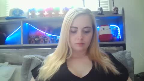 Snapshot of haileyakuma69 chatting on March 2, 8:07 pm Hailey and d online show from March 2, 8:07 pm