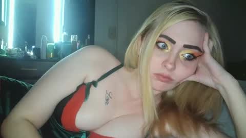 Snapshot of haileyakuma69 chatting on December 22, 5:11 am Hailey and d online show from December 22, 5:11 am