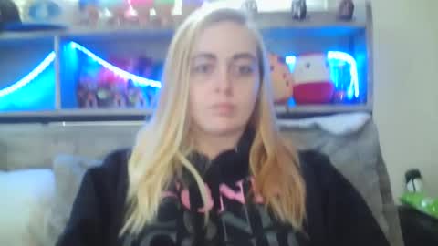 Snapshot of haileyakuma69 chatting on February 17, 9:21 pm Hailey and d online show from February 17, 9:21 pm