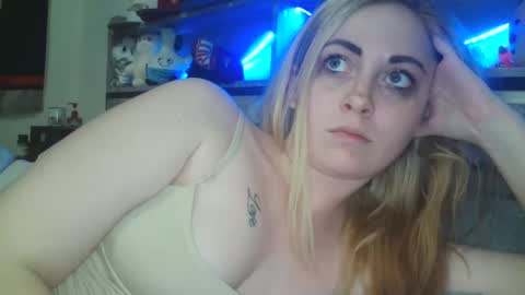 Snapshot of haileyakuma69 chatting on February 28, 1:15 am Hailey and d online show from February 28, 1:15 am