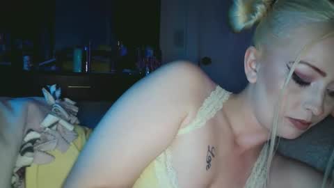 Snapshot of haileyakuma69 chatting on October 3, 3:48 am Hailey and d online show from October 3, 3:48 am